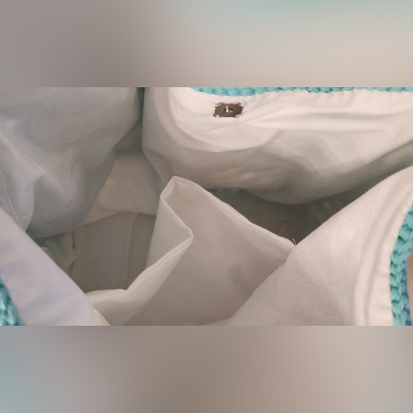 Medium sized crochet bag teal blue and white - Picture 3 of 3